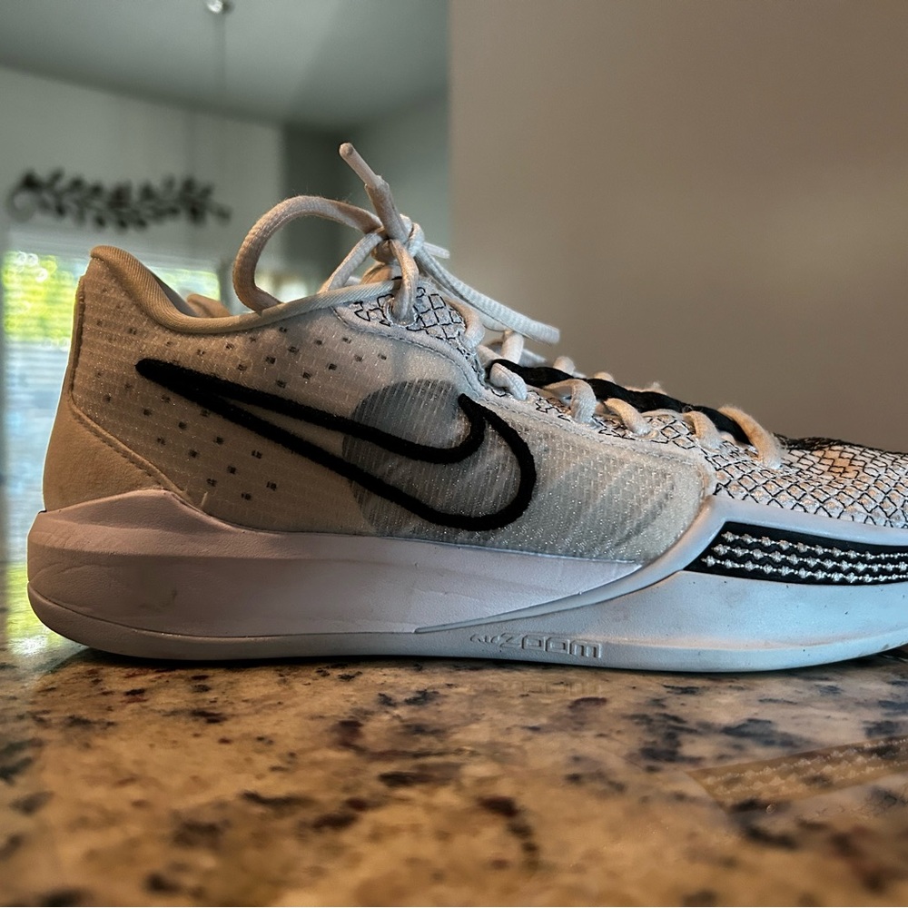 Nike women’s White and Black Basketball Athletic Sneakers